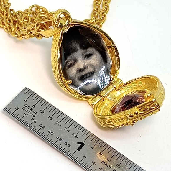 * vintage Goldette purple glass teardrop locket compartment necklace - Picture 4 of 8